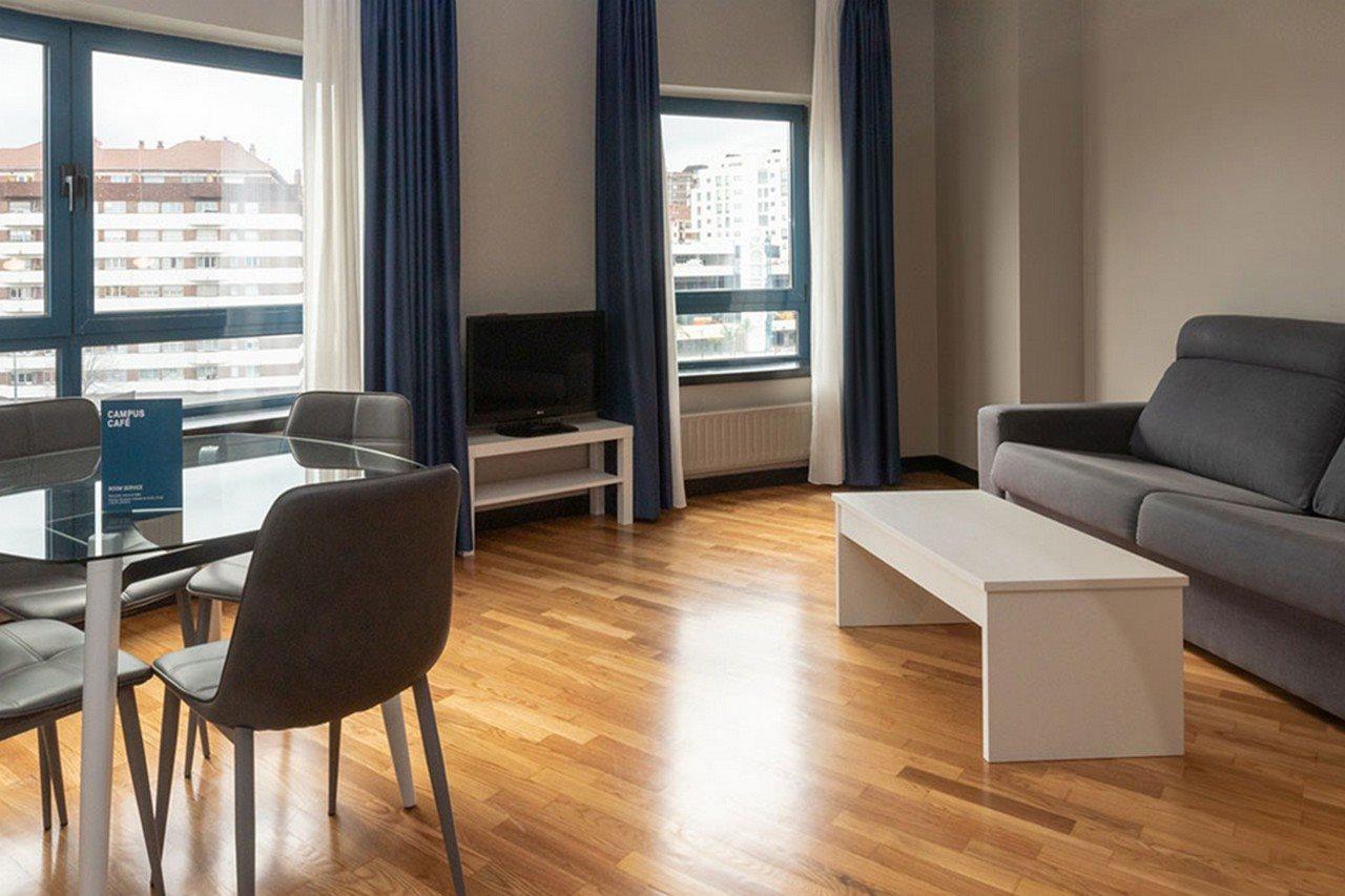 Aparthotel Campus Οβιέδο Εξωτερικό φωτογραφία