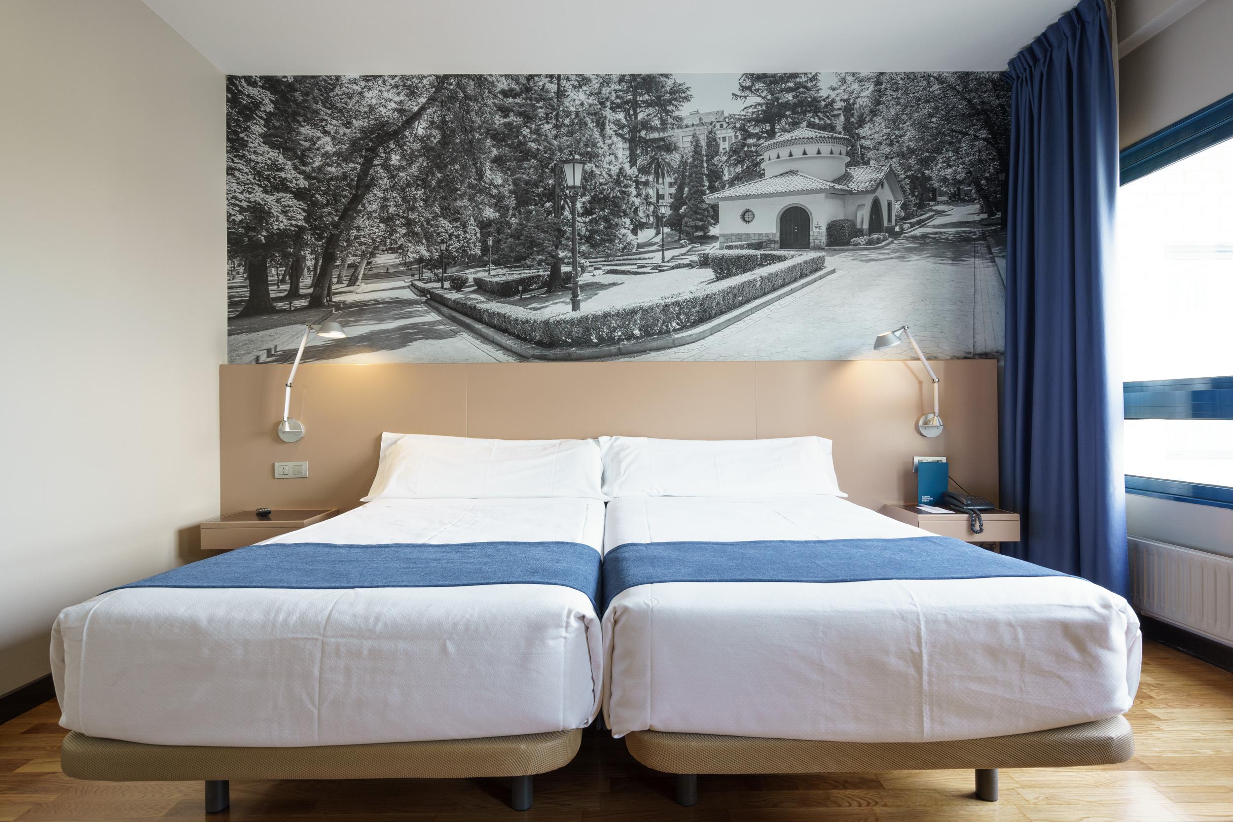 Aparthotel Campus Οβιέδο Εξωτερικό φωτογραφία