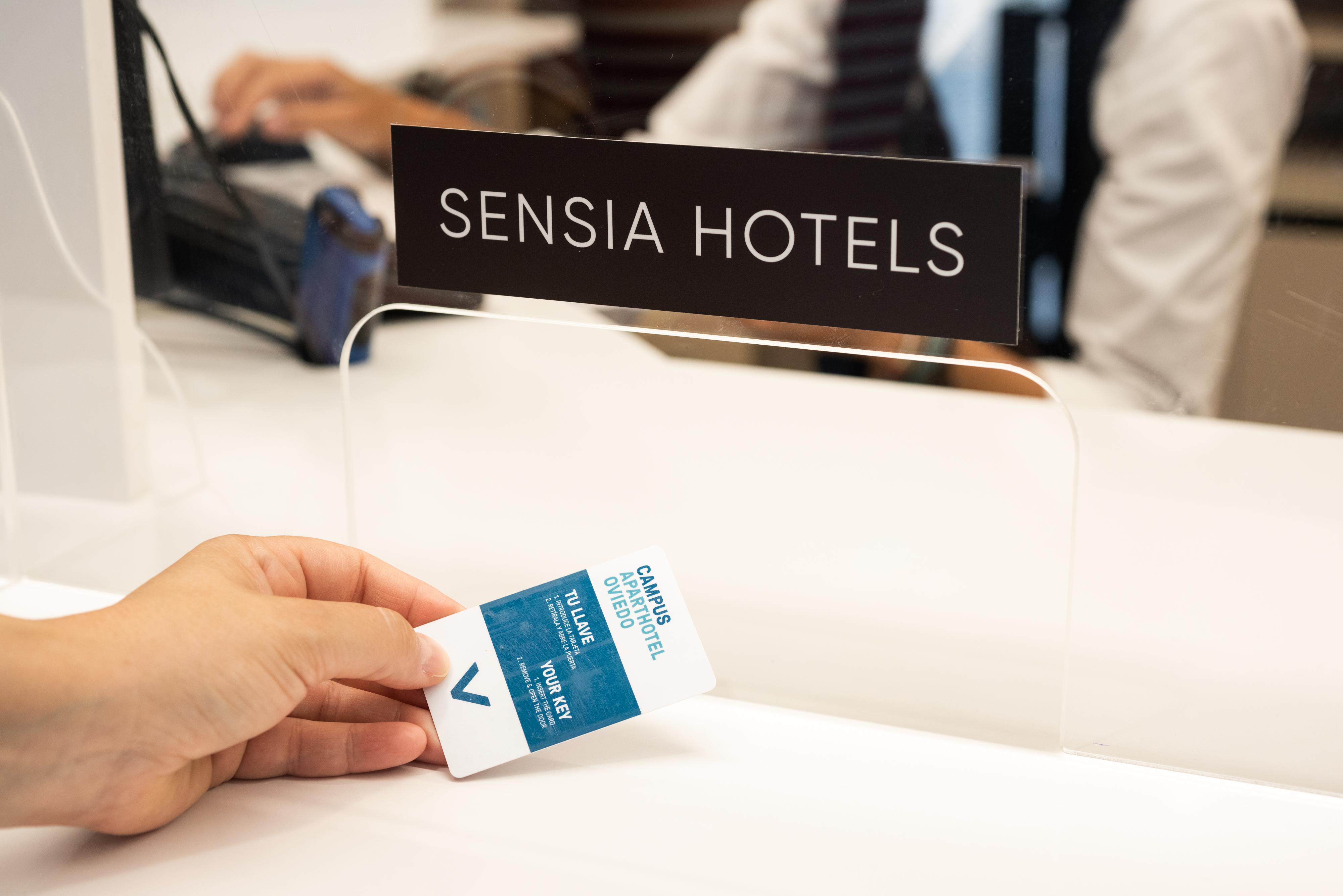 Aparthotel Campus Οβιέδο Εξωτερικό φωτογραφία
