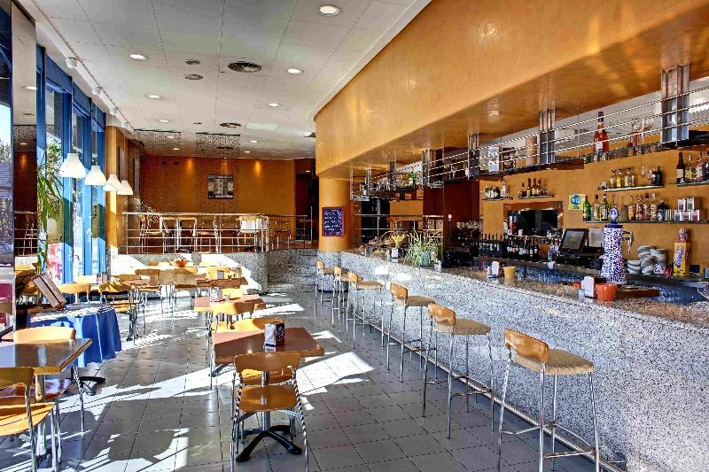 Aparthotel Campus Οβιέδο Εξωτερικό φωτογραφία