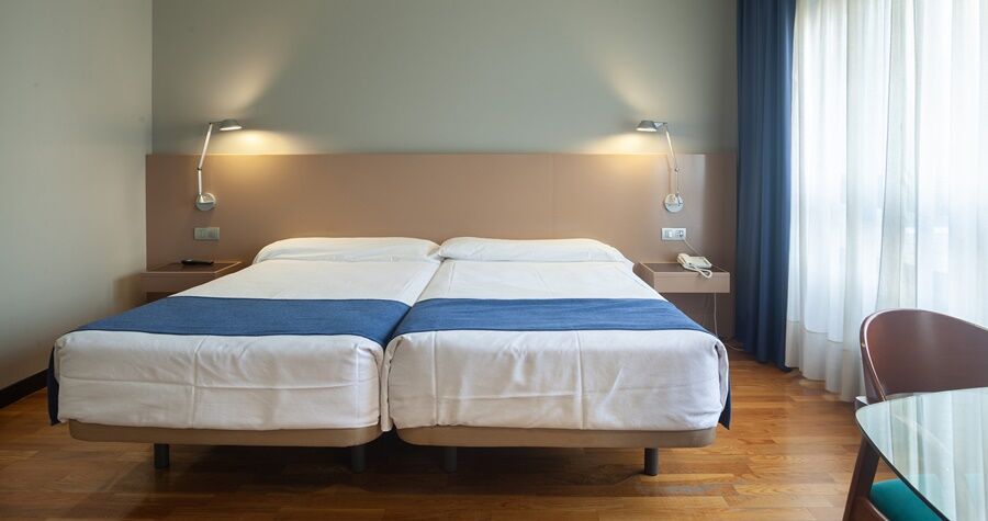Aparthotel Campus Οβιέδο Εξωτερικό φωτογραφία