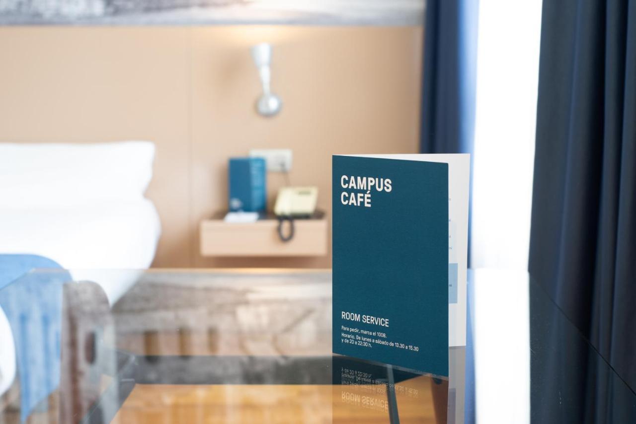 Aparthotel Campus Οβιέδο Εξωτερικό φωτογραφία