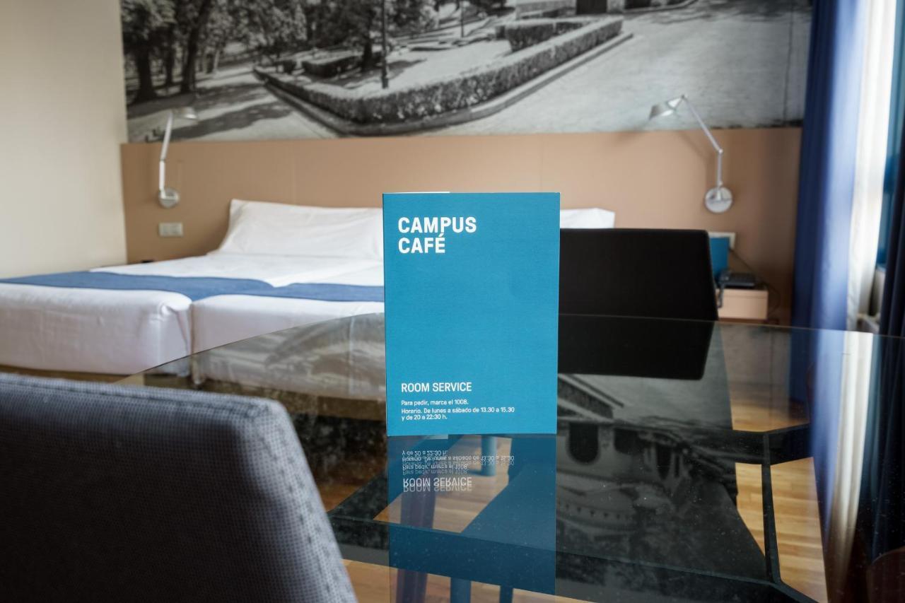 Aparthotel Campus Οβιέδο Εξωτερικό φωτογραφία