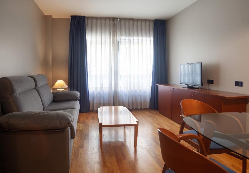 Aparthotel Campus Οβιέδο Εξωτερικό φωτογραφία