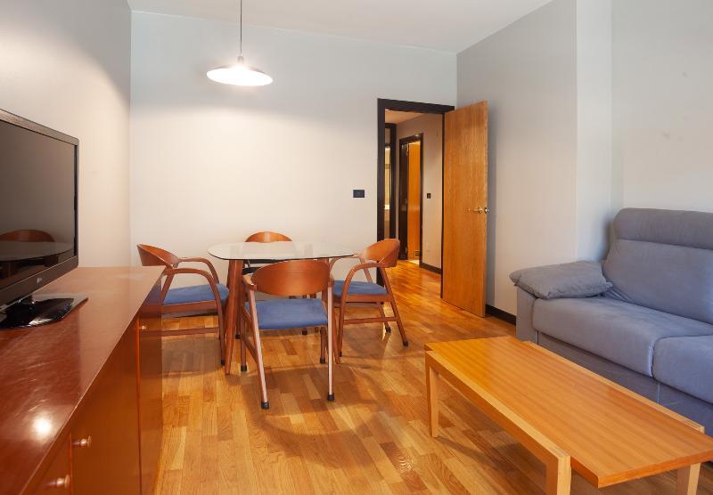Aparthotel Campus Οβιέδο Εξωτερικό φωτογραφία